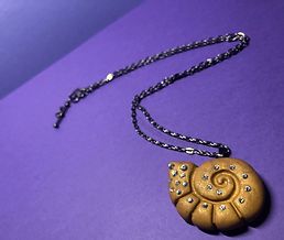 6b1e0a_9c7312674d174dd99c7941de100f74db_mv2 theoddmouseshoppe_necklace